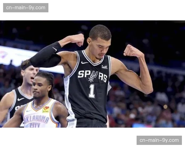 文班亚马两战轰33分仍被淘汰，加时绝杀后低头沮丧